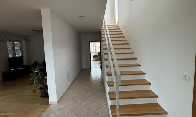 Недвижимость House in Kampele: 15