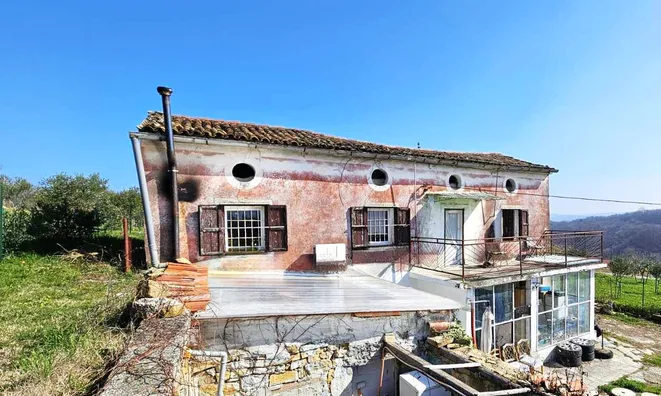Недвижимость House in Izola, Nozhed.: 2