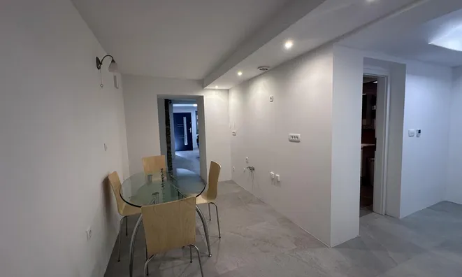 Недвижимость House with Terrace on Gregorčičeva Street: 2