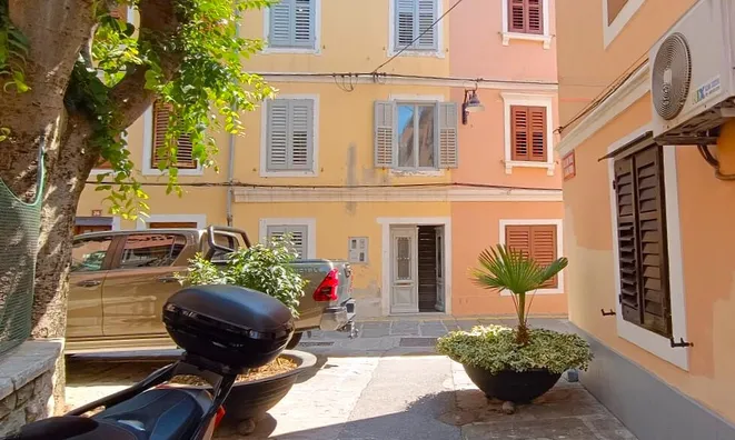 Недвижимость House with Terrace Isola: 1
