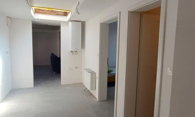 Недвижимость House with Terrace Isola: 12