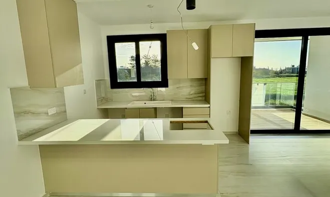 Недвижимость 2 Bedroom Penthouse Apartment For Sale in Mesa Geitonia, Limassol: 1