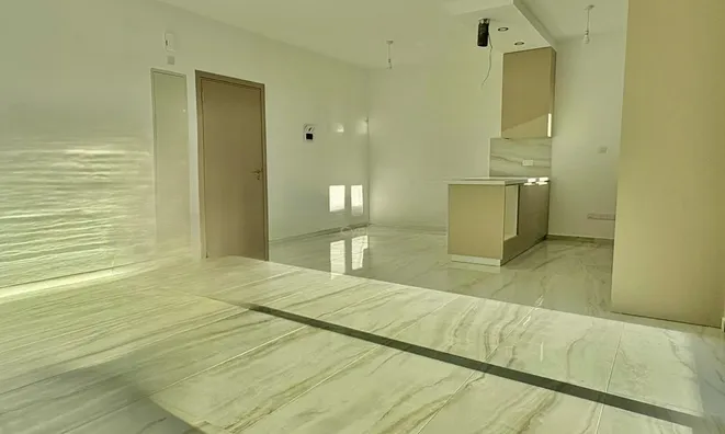 Недвижимость 2 Bedroom Penthouse Apartment For Sale in Mesa Geitonia, Limassol: 2