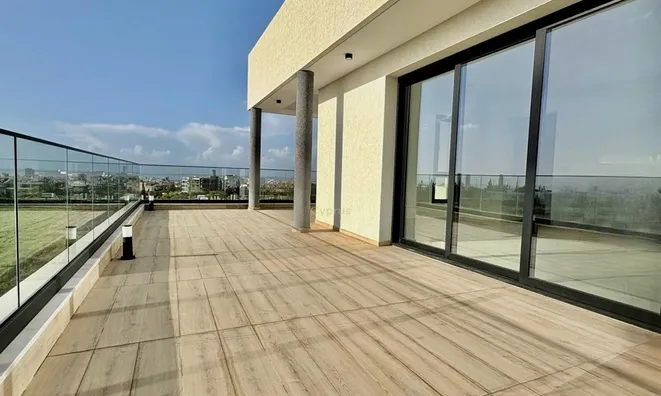 Недвижимость 2 Bedroom Penthouse Apartment For Sale in Mesa Geitonia, Limassol: 9