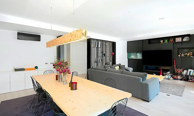 Недвижимость Apartment for sale in Andorra la Vella, 4 bedrooms: 4