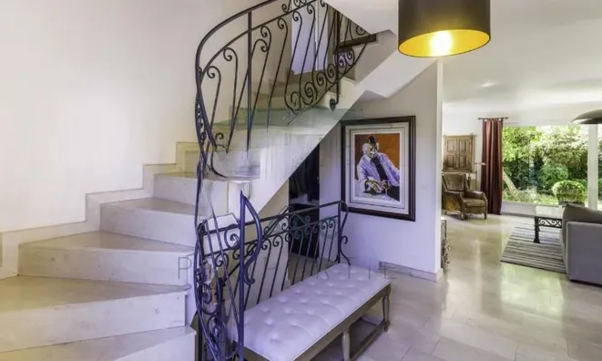 Недвижимость Single house 7 rooms: 3
