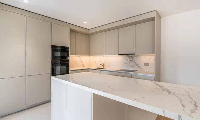 Недвижимость Apartment 6 rooms: 4