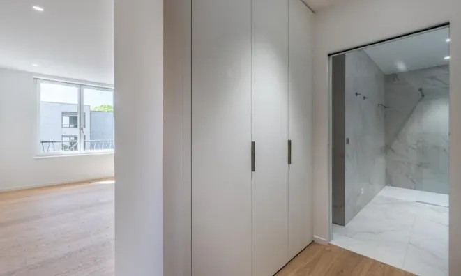 Недвижимость Apartment 6 rooms: 8