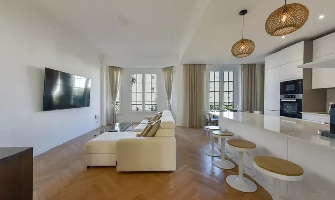 Недвижимость House Cannes: 1