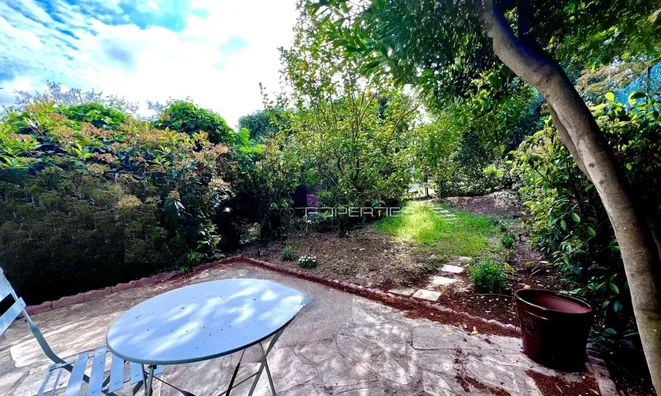 Недвижимость Villa Croix des Gardes: 1