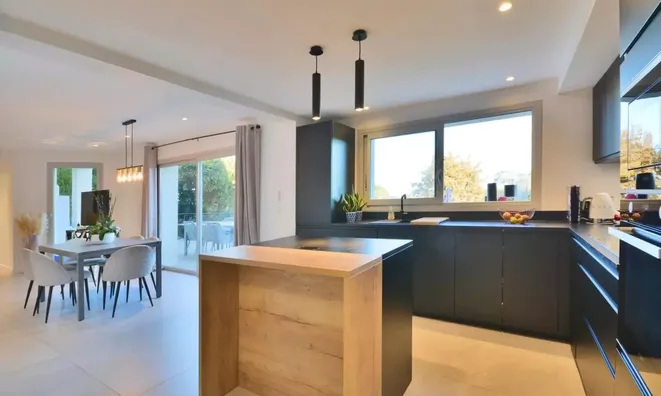 Недвижимость Villa Croix des Gardes: 11