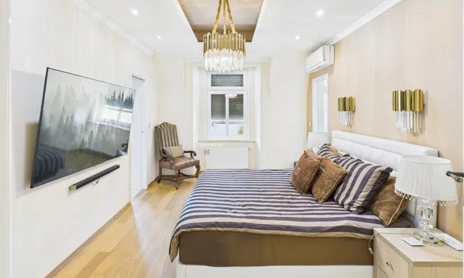 Недвижимость Apartment, more than 5 rooms, Center: 4