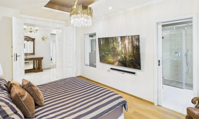 Недвижимость Apartment, more than 5 rooms, Center: 6