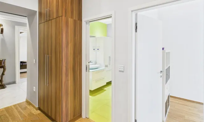 Недвижимость Apartment, more than 5 rooms, Center: 9