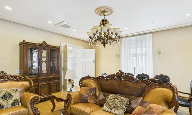 Недвижимость Apartment, more than 5 rooms, Center: 21