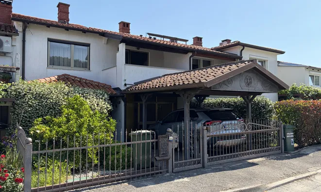 Недвижимость House, Yagoda Ilorskaya Street: 23
