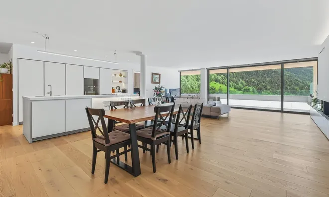 Недвижимость Ground floor with panoramic valley views, 4 bedrooms, 2-car box and terrace: 1