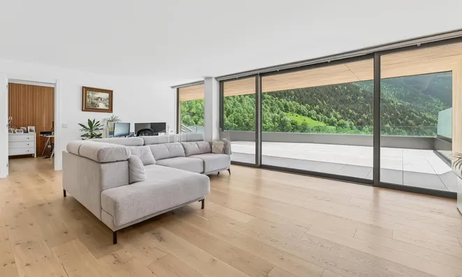 Недвижимость Ground floor with panoramic valley views, 4 bedrooms, 2-car box and terrace: 4