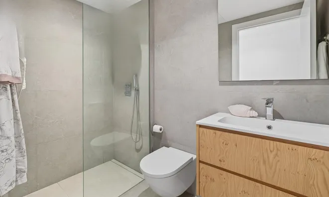 Недвижимость Ground floor with panoramic valley views, 4 bedrooms, 2-car box and terrace: 13