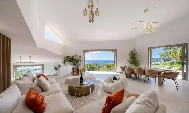Недвижимость Villa Roc Fleuri: 1