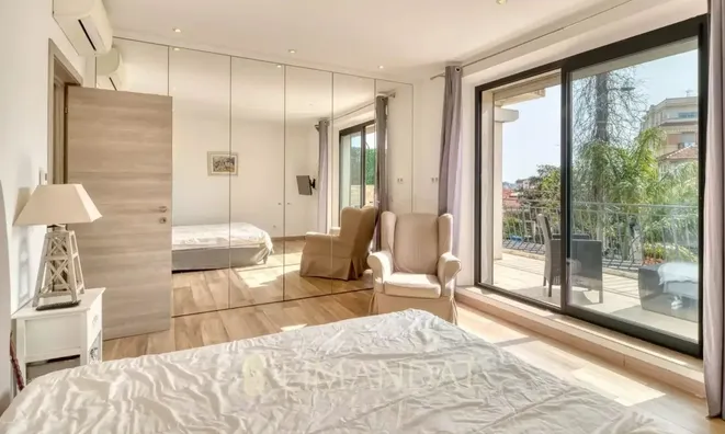 Недвижимость Villa Petit Juas: 8