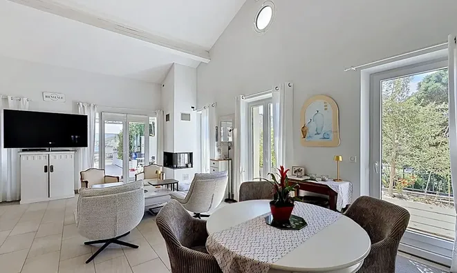 Недвижимость Villa Croix des Gardes: 13