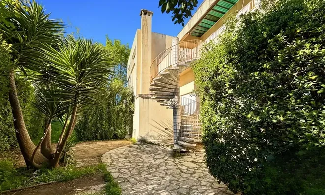 Недвижимость Villa La Bocca: 3