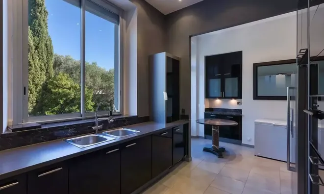 Недвижимость Property Type: Villa  
Location: Cannes, Californie  

Villa Cannes: 5