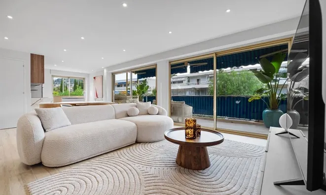 Недвижимость Villa Pointe Croisette: 2