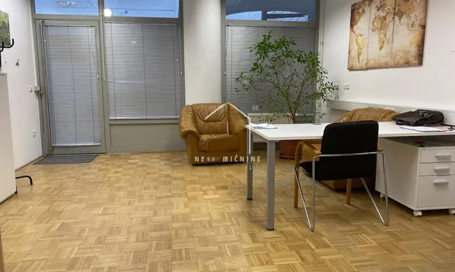Недвижимость Офисное помещение в центре: 4