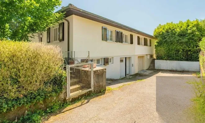 Недвижимость Bifamiliar house 5 rooms: 1