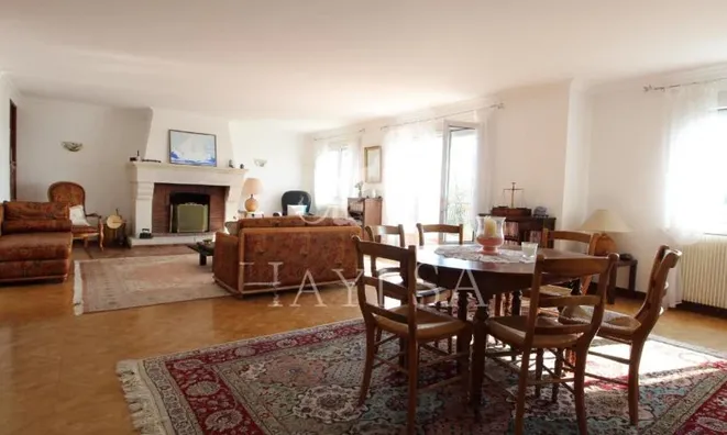 Недвижимость Apartment: 3