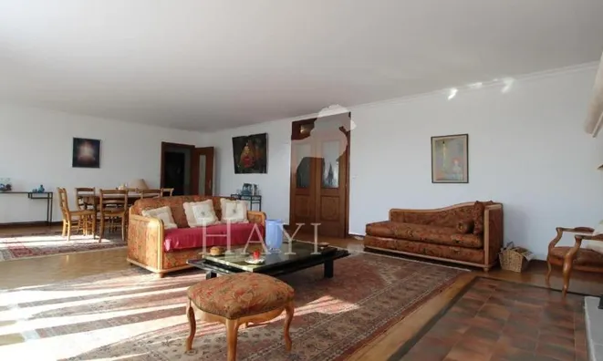 Недвижимость Apartment: 4