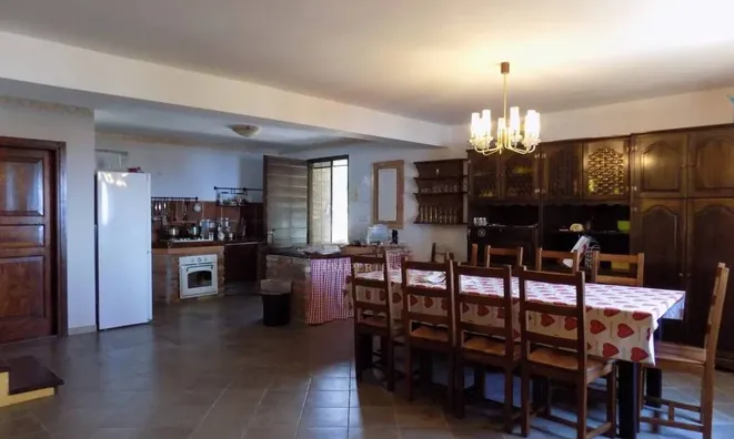 Недвижимость Семейный дом 480 м², Запад: 16