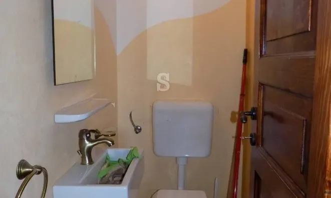 Недвижимость Семейный дом 480 м², Запад: 18