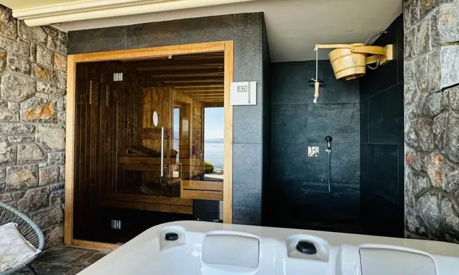 Недвижимость Семейный дом 250 м², Запад: 13