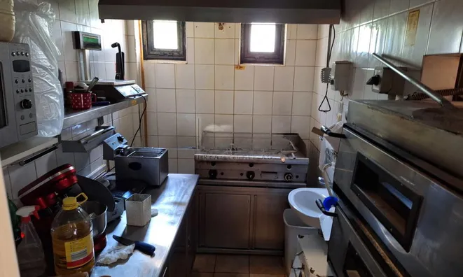 Недвижимость Коммерческое помещение Фужине: 5