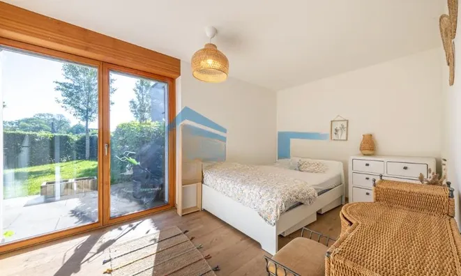 Недвижимость Apartment 5 rooms: 9
