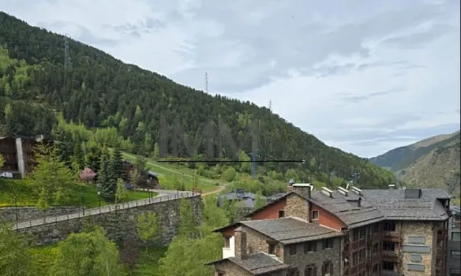 Недвижимость Penthouse with 3 bedrooms and parking in El Tarter: 1
