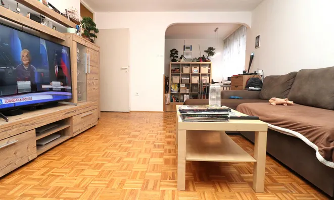 Недвижимость 2-room apartment New Ljubljana: 1
