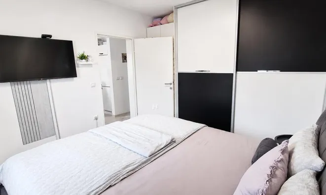 Недвижимость Apartment 2.5 rooms New Moshe: 1