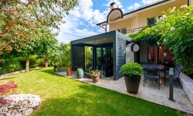 Недвижимость Bifamiliar house 6 rooms: 1