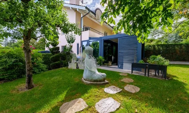 Недвижимость Bifamiliar house 6 rooms: 3