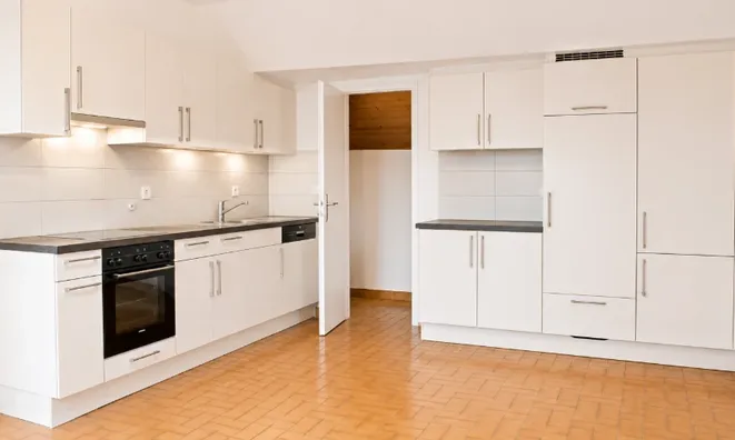 Недвижимость Apartment 3 rooms: 3