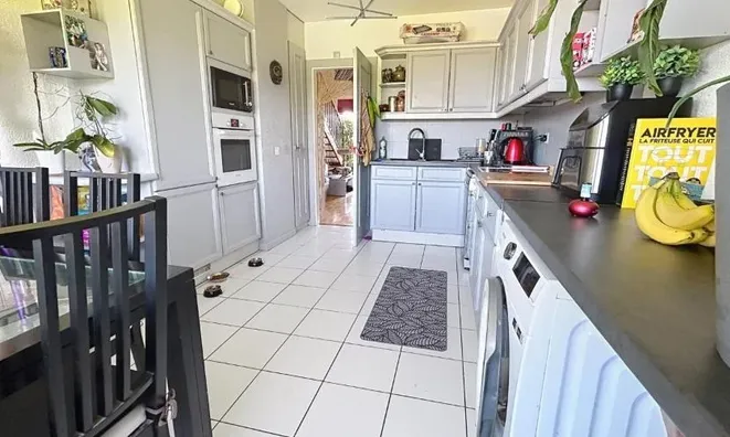 Недвижимость Attic flat 6 rooms: 3