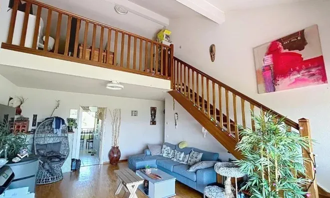 Недвижимость Attic flat 6 rooms: 8