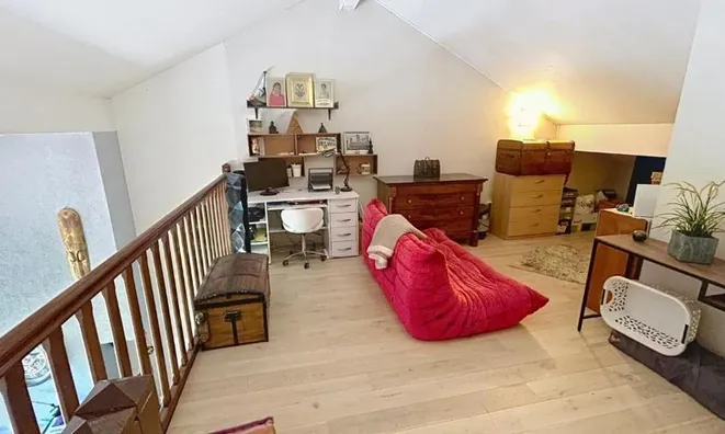 Недвижимость Attic flat 6 rooms: 10