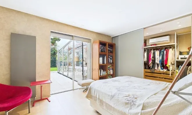 Недвижимость Single house 9 rooms: 6