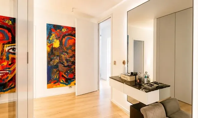Недвижимость Apartment 5 rooms: 4