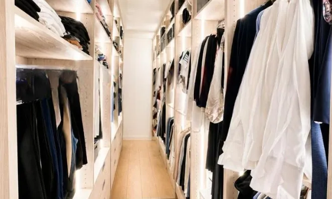 Недвижимость Apartment 5 rooms: 9